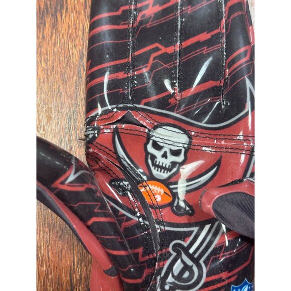Tampa Bay Buccaneers NFL Team Logo Stretch Youth Receiver Gloves Black / Red - Picture 2 of 8